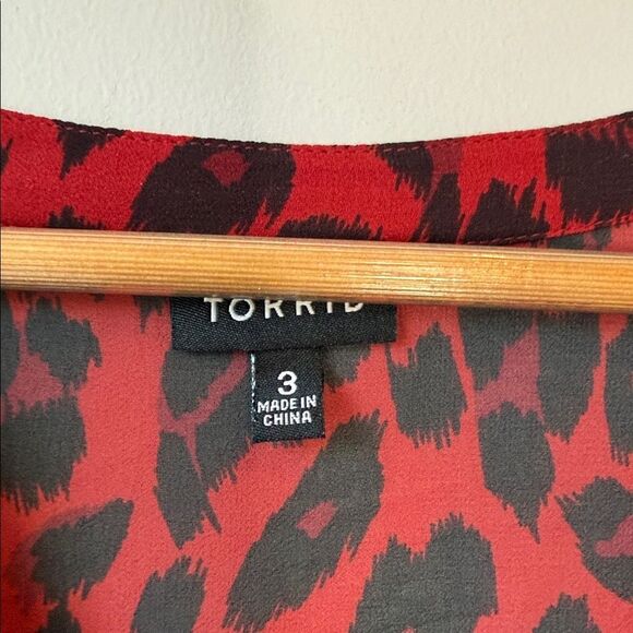 Torrid Plus Size Red Leopard Print Lexie Chiffon Hi-Low Tunic Top - Picture 6 of 8